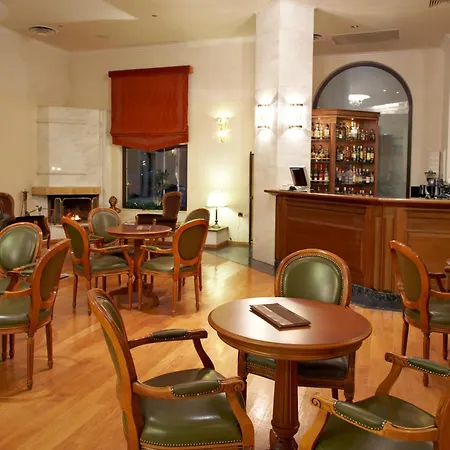 Aeton Melathron מלון טריקלה