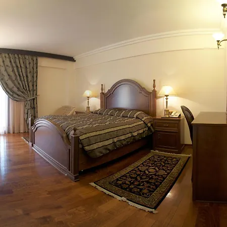 מלון Aeton Melathron