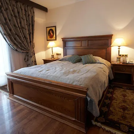 Aeton Melathron מלון