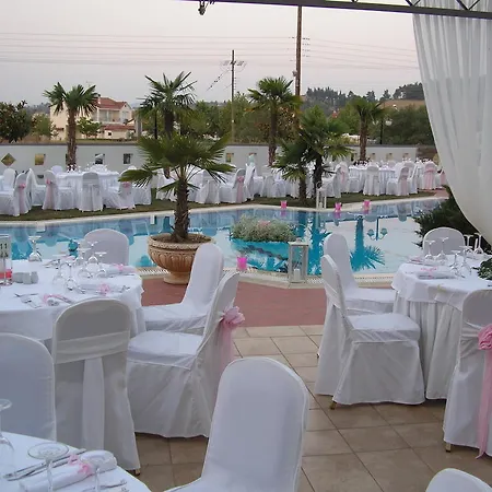 מלון Aeton Melathron 4*