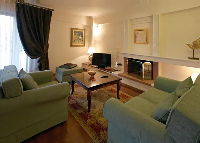 Aeton Melathron فندق 4*